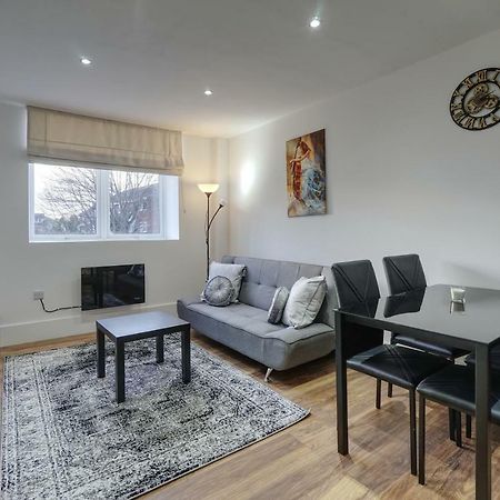 Alfa Apartments, Quarry Court, High Street, Morley Leeds  Exteriör bild