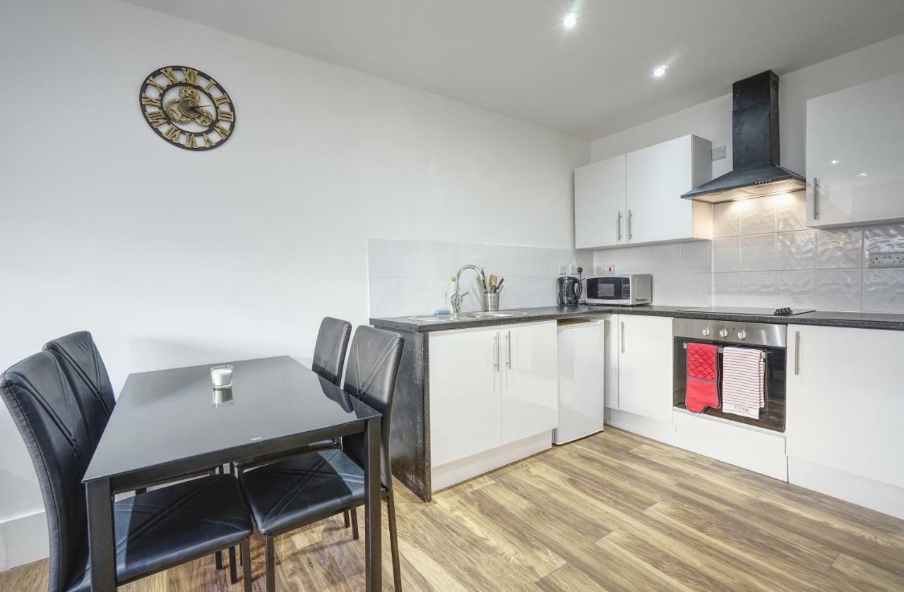 Alfa Apartments, Quarry Court, High Street, Morley Leeds  Exteriör bild