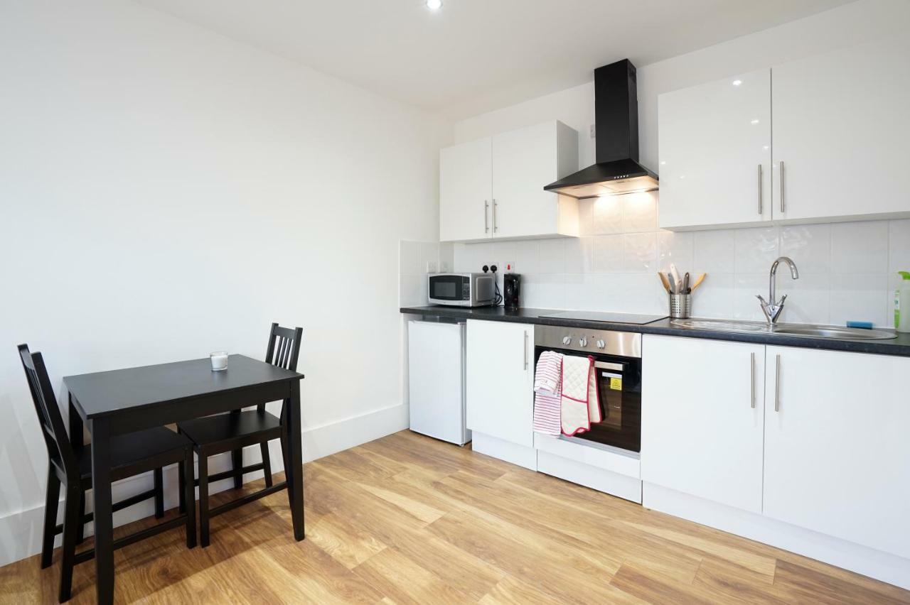Alfa Apartments, Quarry Court, High Street, Morley Leeds  Exteriör bild