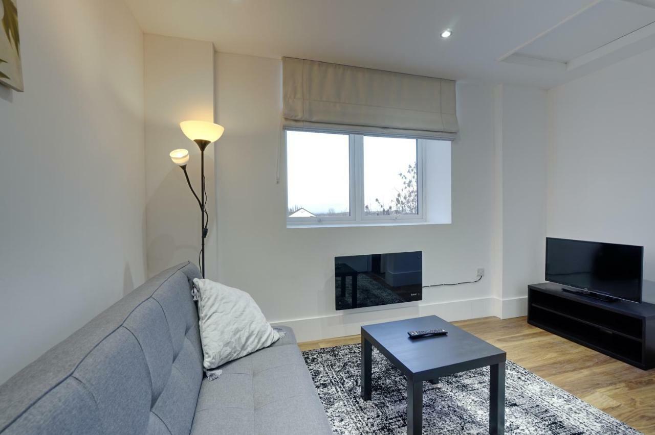 Alfa Apartments, Quarry Court, High Street, Morley Leeds  Exteriör bild